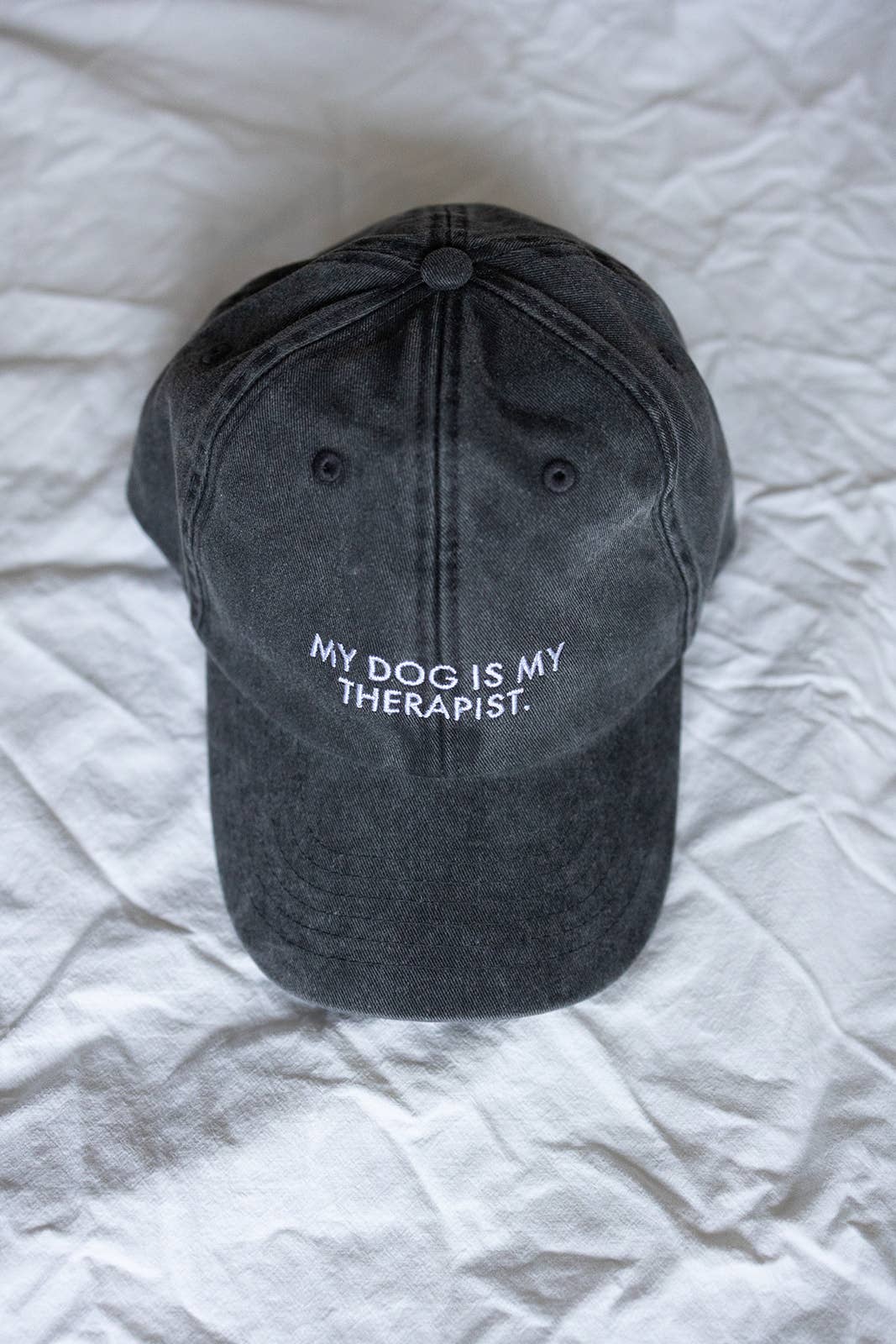 Cap MY DOG IS MY THERAPIST Vintage Black, Lieblingspfote